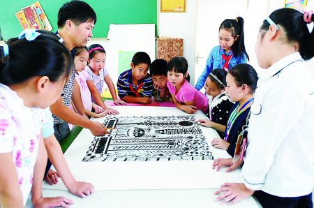 實驗小學美術課堂。目前,藝術文化教育成為渝北區文化重點工作。